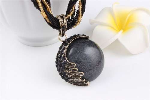 Round Pendant Multi-layered Bead Necklace