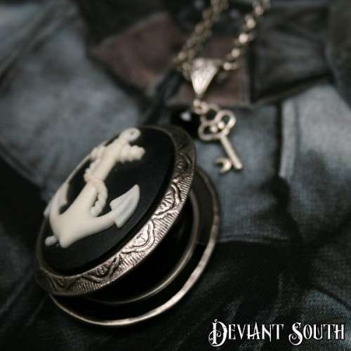 Deviant South 'Anchors Aweigh' Locket - White | Black
