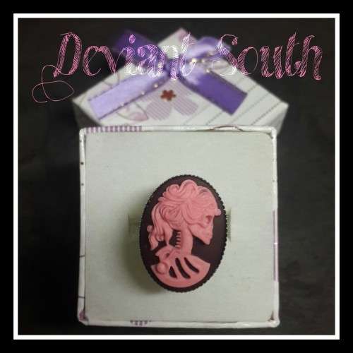 Deviant South Madame Squelette Cameo Silver Ring - Medium Cameo (25x18mm) - Plum and Dusty Rose