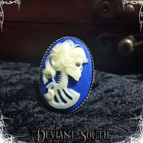 Deviant South Madame Squelette Cameo Silver Ring - Medium Cameo (25x18mm) - Blue and Luminous