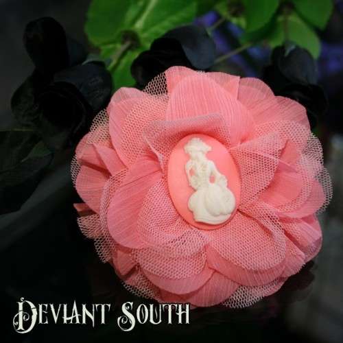 Deviant South Cameo Hair Flower - Madame Squelette Pink
