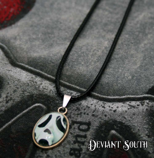 Scream Cabochon on Black Thong