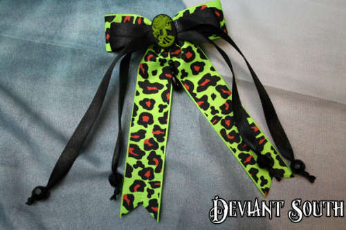 Madame Squelette Cameo Black and Green Leopard Hair Clip