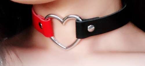 PU Leather Heart Choker - Two-tone - Red and Black