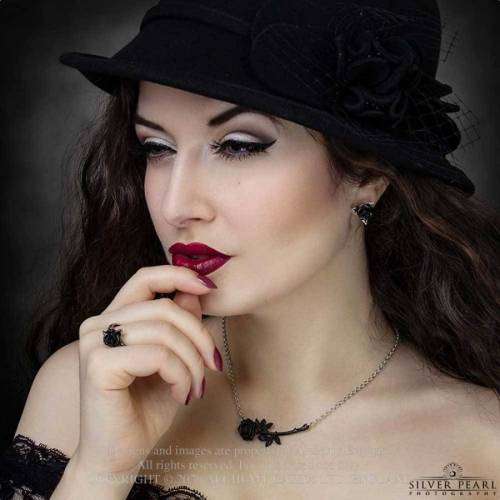Alchemy Gothic E447 Ring O` Roses Stud Earrings (pair)