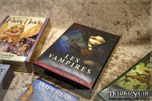 NEW - IN STOCK - Les Vampires Oracle Deck