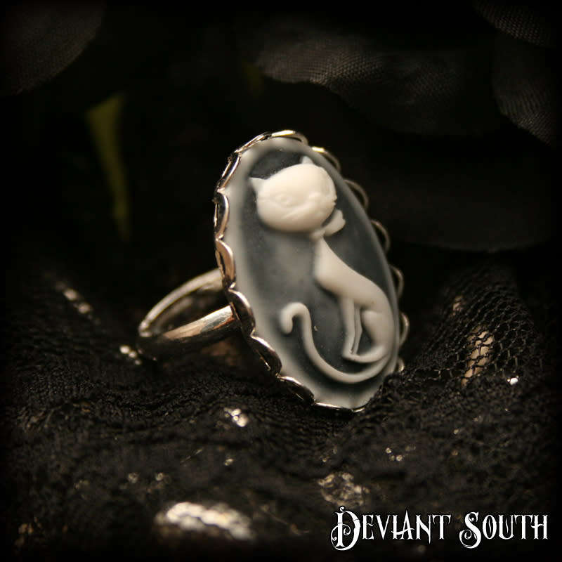 Deviant South Cat Cameo Silver Adjustable Ring