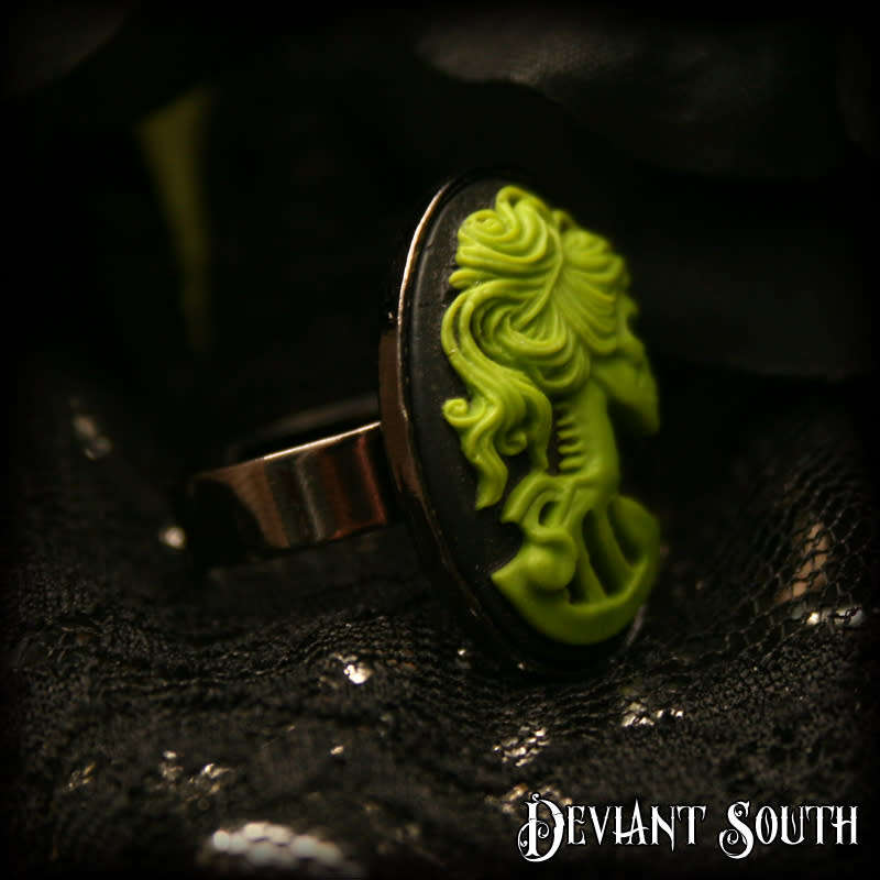 Deviant South Medium Madame Squelette Cameo Black Adjustable Ring
