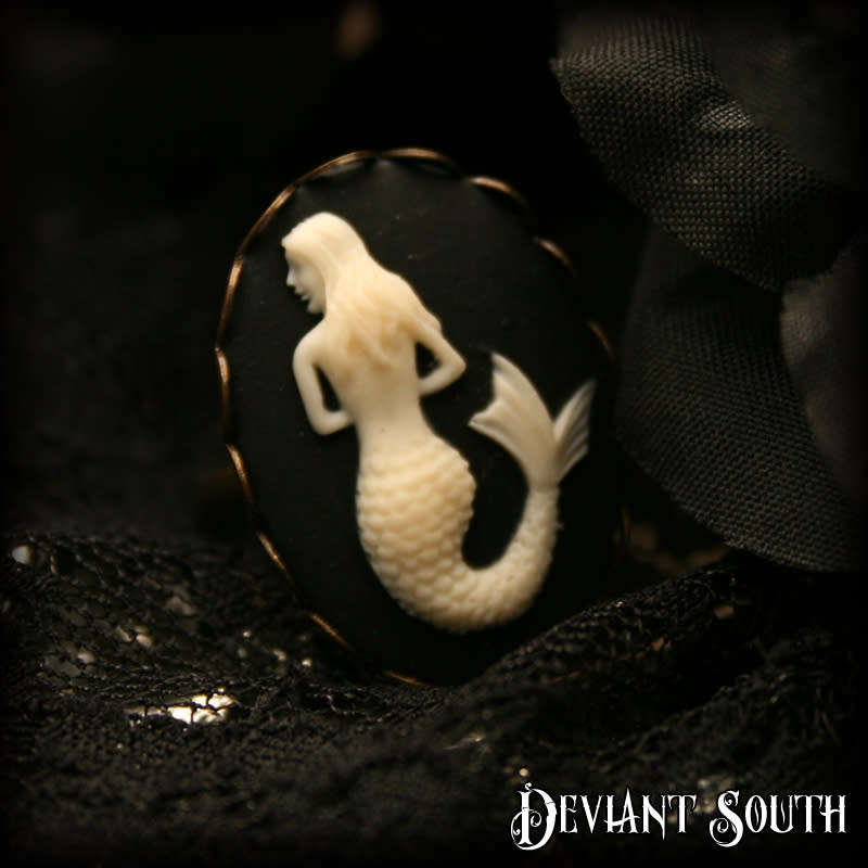 Deviant South Mermaid Cameo Bronze Adjustable Ring