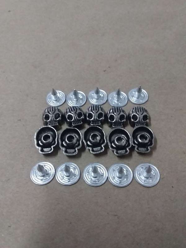 Skull 11 X 8.36 mm Silver Rivets - 10 sets per pack (10 skulls + 10 backs)