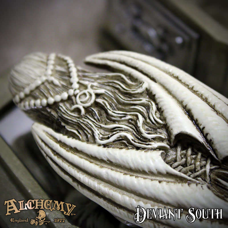 Alchemy Gothic V118 Bride of the Dark Kiss Casket & Figure