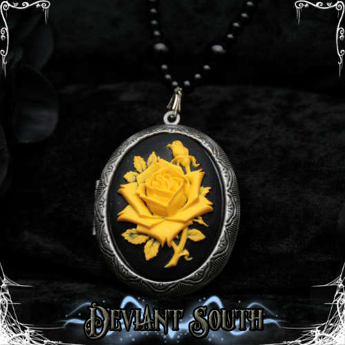 SALE! Yellow Rose 30x40mm Cameo Locket
