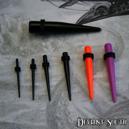 Acrylic Single Ear Stretcher - Black - 10mm