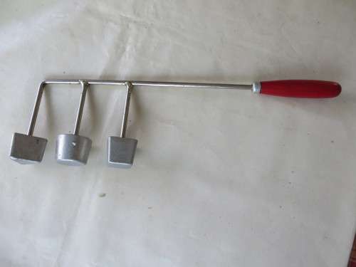 OLD DOUGH SNACKLE IRON - 150 MM WIDE - 380 MM LONG - AS PER SCAN