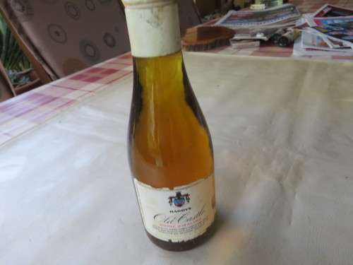 SMALL BOTTLE HARDY'S OLD CASTLE RHINE RIESLING - AUSTRALIA - AS A COLLECTORS ITEM ONLY