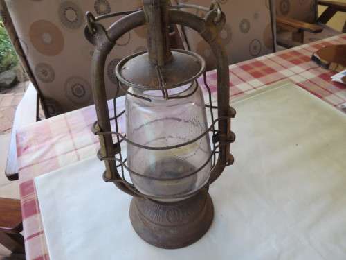 OLD PARAFFIN LAMP - CHINA LATERN - TIENTSIN SYNDICATE - RUSTY AS PER SCAN