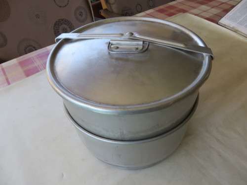 TWO OLD ALUMINIUM DOUBLE POTS - 185 MM DIAM - 90 MM HIGH - AS PER SCAN