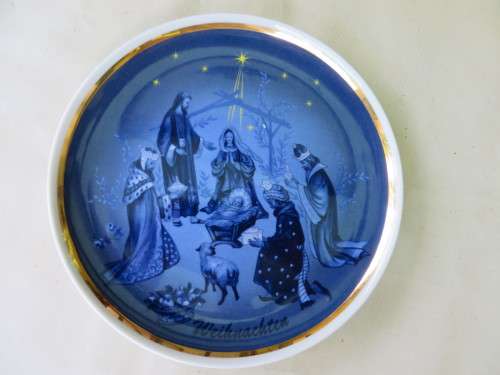 BEAUTIFULBEAUTIFUL HANDDECORATED  CHRISTMAS WALL PLATE - WEIHNACHTEN - ROYAL DECOR - AS PER SCAN