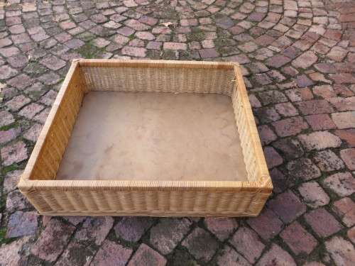 LARGE WICKER BASKET FOR YOUR DOG OR CATS - 74 X 65 CM - 21 CM HIGH - CAN ONLY BE COLLECTED