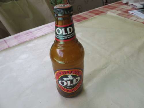 EMPTY BEER BOTTLE - TOOHEYS - AUSTRALIA -  AS PER SCAN - B1