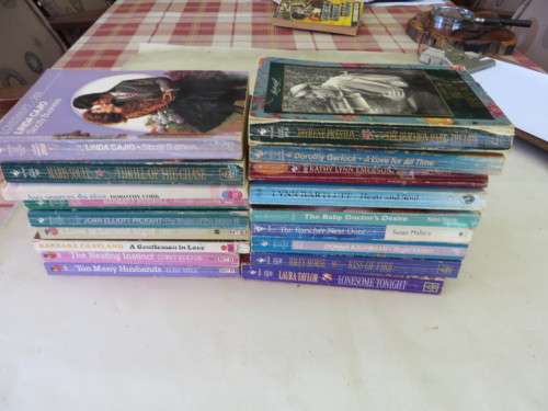 18 MILLS AND BOON AND OTHER LOVE STORIES - AS PER SCAN - WILL COMBINE POSTAGE