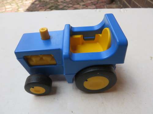 PLAYMOBIL TRACTOR - AS PER SCAN