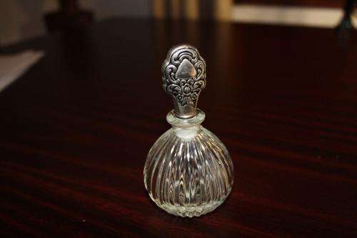 PERFUME BOTTLE - 55 MM DIAM. - 105 MM TO TOP