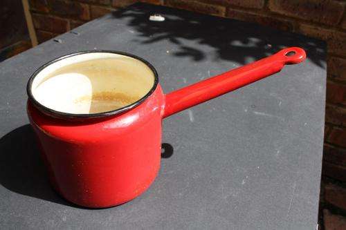 ENAMEL POT - 130 MM DIAM. - 135 MM HIGH - CLEARANCE SALE
