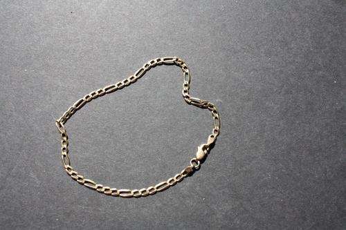 GOLD CHAIN - 375 - 190 MM LONG - APPR.2.5 MM WIDE - APPR. 2.00 GRAM - PLEASE HAVE A LOOK