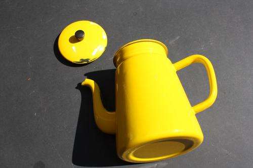 VINTAGE ENAMEL COFFEE POT - 140 MM DIAM - 200 MM HIGH - PLEASE HAVE A LOOK