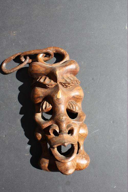 CARVED WOODEN AFRICAN MASK - 225 MM - CLEARANCE SALE