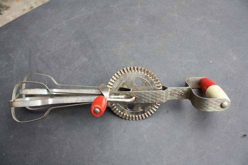 BEAUTIFUL RETRO EGG BEATER - SKYLINE - ENGLAND