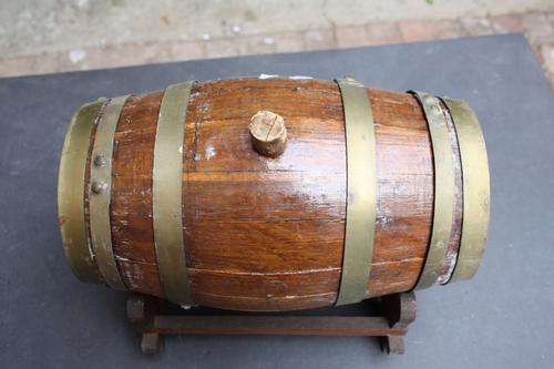 WOODEN BARREL ON STAND - 180 MM DIAM. - 300 MM LONG