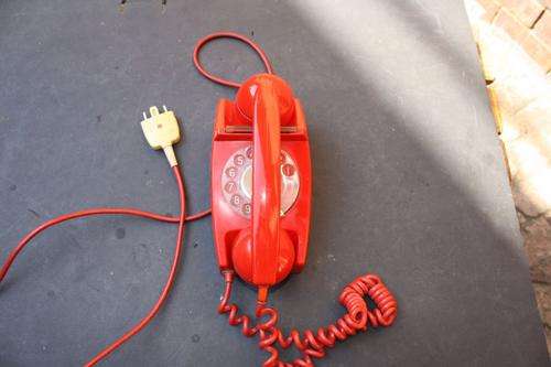 WOW!!! - WHAT A FIND - RETRO RED TELEPHONE - PT WORKING - PLEASE HAVE A LOOK