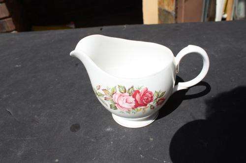 BEAUTIFUL QUEEN ANNE MILK JUG - PLEASE HAVE A LOOK