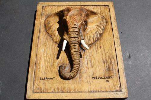 WOODEN ELEPHANT CARVING - 400 X 250 MM - W.E.VOLBRECHT 76 - PLEASE HAVE A LOOK