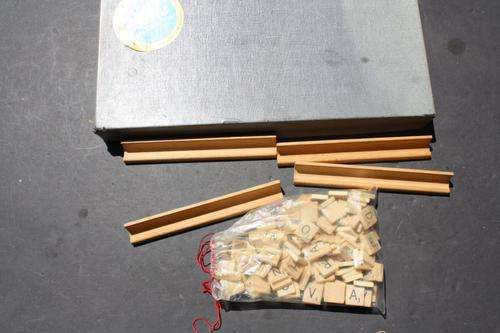 OLD WOODEN SCRABBLE - 100 TILES -   LEON TOYS - S.A. REGISTRATION NO. 2213 / 53 - PLEASE HAVE A LOOK