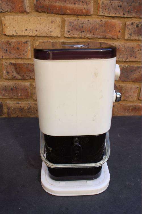 VINTAGE ICE CRUSHER - PLEASE HAVE A LOOK