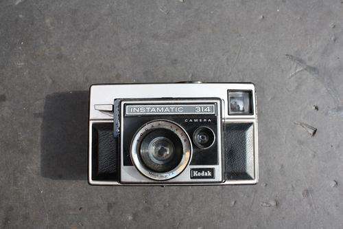 KODAK INSTAMATIC 314 - A COLLECTORS ITEM - PLEASE HAVE A LOOK