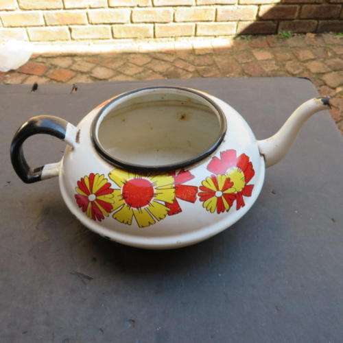 CRAZY FIFTY RAND START !!! - VINTAGE ENAMEL KETTLE WITH FLOWERS - 190 MM DIAM. - 80 MM HIGH - NO LID