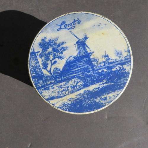 OLD TEA BOX - 100 MM DIAM. - 80 MM HIGH - PLEASE HAVE A LOOK