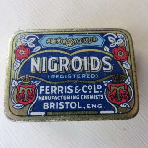 CUTE NIGROIDS BOX - 45 X 32 MM - 10 MM HIGH - FERRIS & SON - BRISTOL - PLEASE HAVE A LOOK