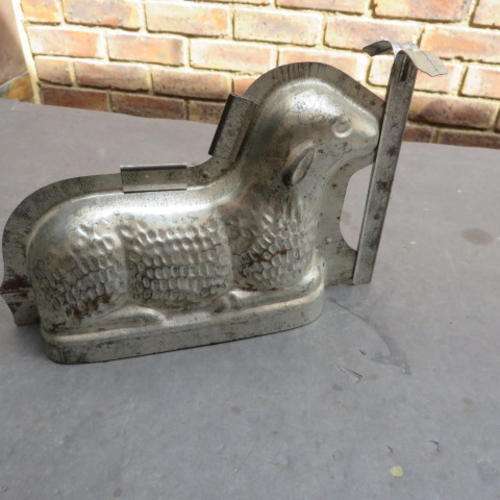 METAL MOULD - 175 X 75 MM - 90 MM HIGH - PLEASE HAVE A LOOK