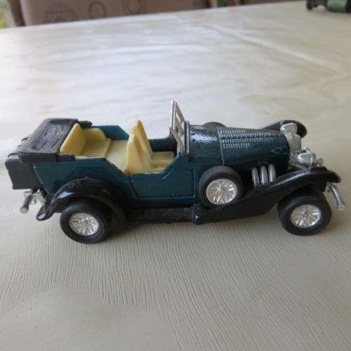 VINTAGE CAR - MADE IN CHINA - PLEASE HAVE A LOOK