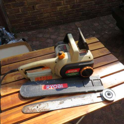 RYOBI - CS 216 CHAIN SAW - FOR SPARE PARTS ONLY - PLEASE HAVE A LOOK
