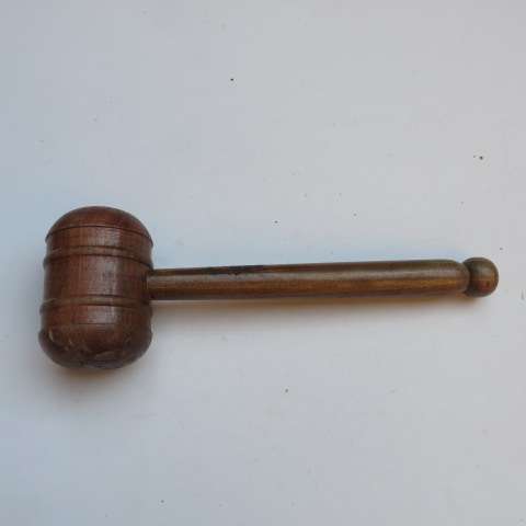 OLD SOLID AUCTIONEER'S GAVEL?? - 70 MM DIAM X 110 MM - 320 MM LONG - PLEASE HAVE A LOOK