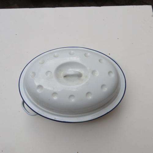 VINTAGE  ENAMEL ROASTING DISH - 270 X 200 MM - 200 MM HIGH - PLEASE HAVE A LOOK