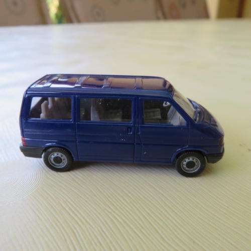 VOLKSWAGEN - VW CARAVELLE - TRANSPORTER - HERPA  -  GERMANY - PLEASE HAVE A LOOK