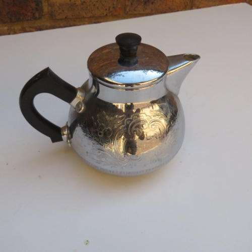 SMALL TEA OR COFFEE POT - SWAN - PLEASE HAVE A LOOK