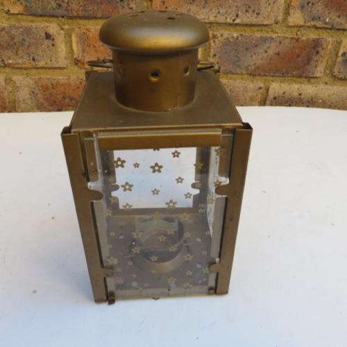 METAL WIND LIGHT - 110 X 110 MM - 170 MM HIGH - ONE GLASS IS MISSING